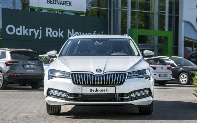 Skoda Superb cena 172000 przebieg: 5, rok produkcji 2024 z Brusy małe 407